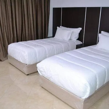 Hotel Beautiful-3